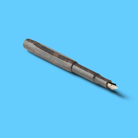 Free Pen Isometric Mockup PSD