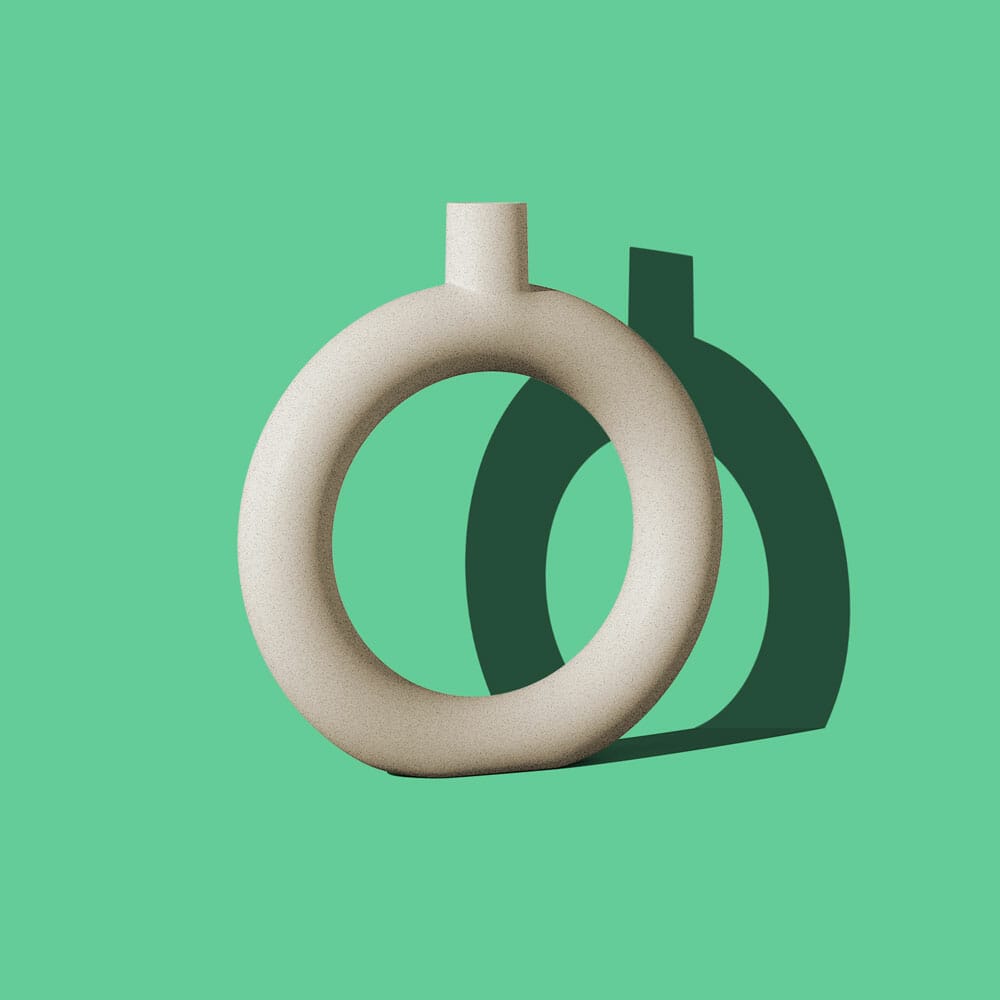 Free Ceramic Vase Front View Mockup PSD