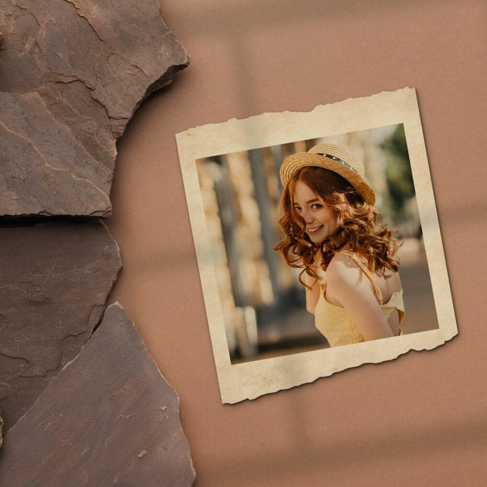Free Vintage Polaroid Photo Mockup PSD Template