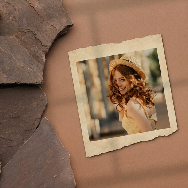 Free Vintage Polaroid Photo Mockup PSD Template