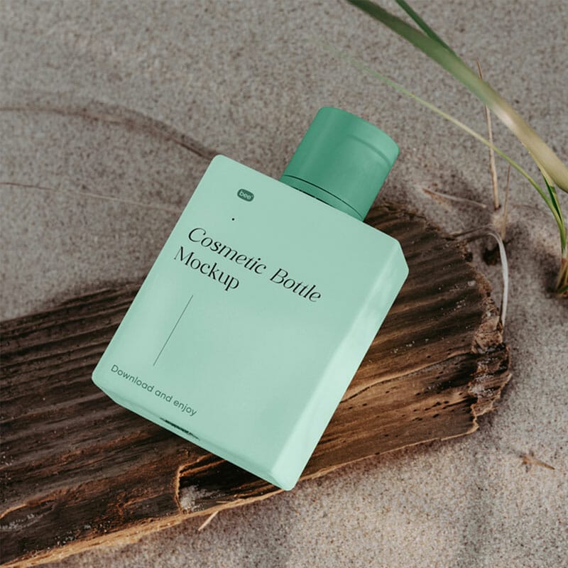 Free Perspective Bottle On Beach Mockup PSD