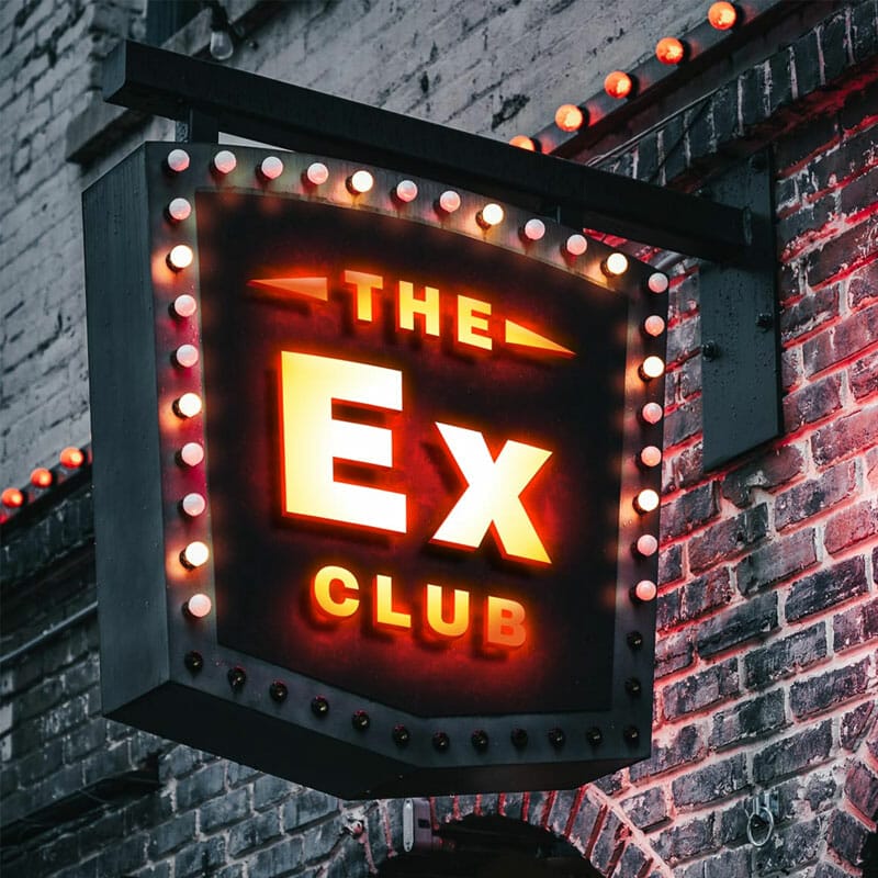 Free Neon Light Sign Mockup PSD