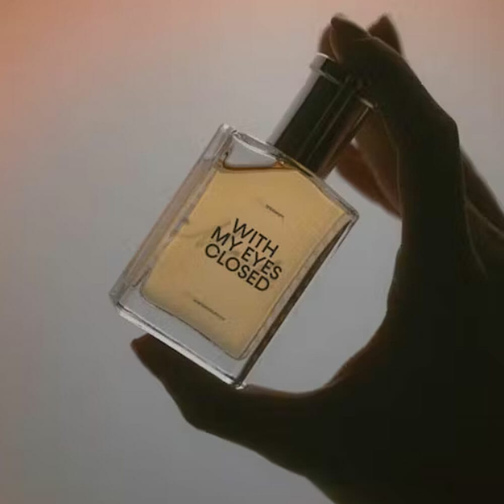 Free Perfume Mockup PSD