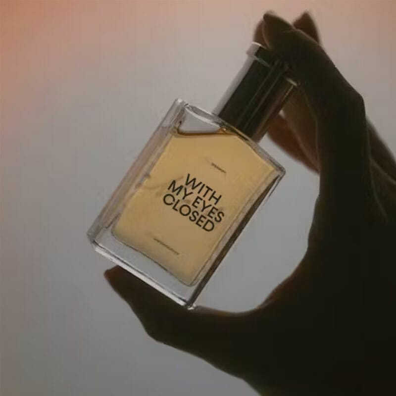 Free Perfume Mockup PSD