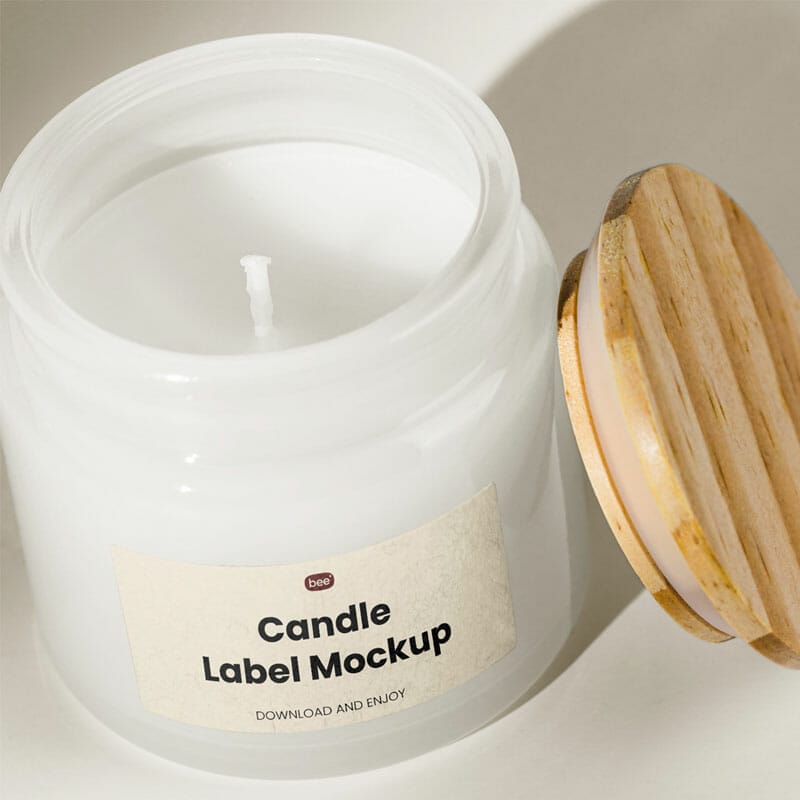 Free Candle With Wooden Cap Mockup PSD