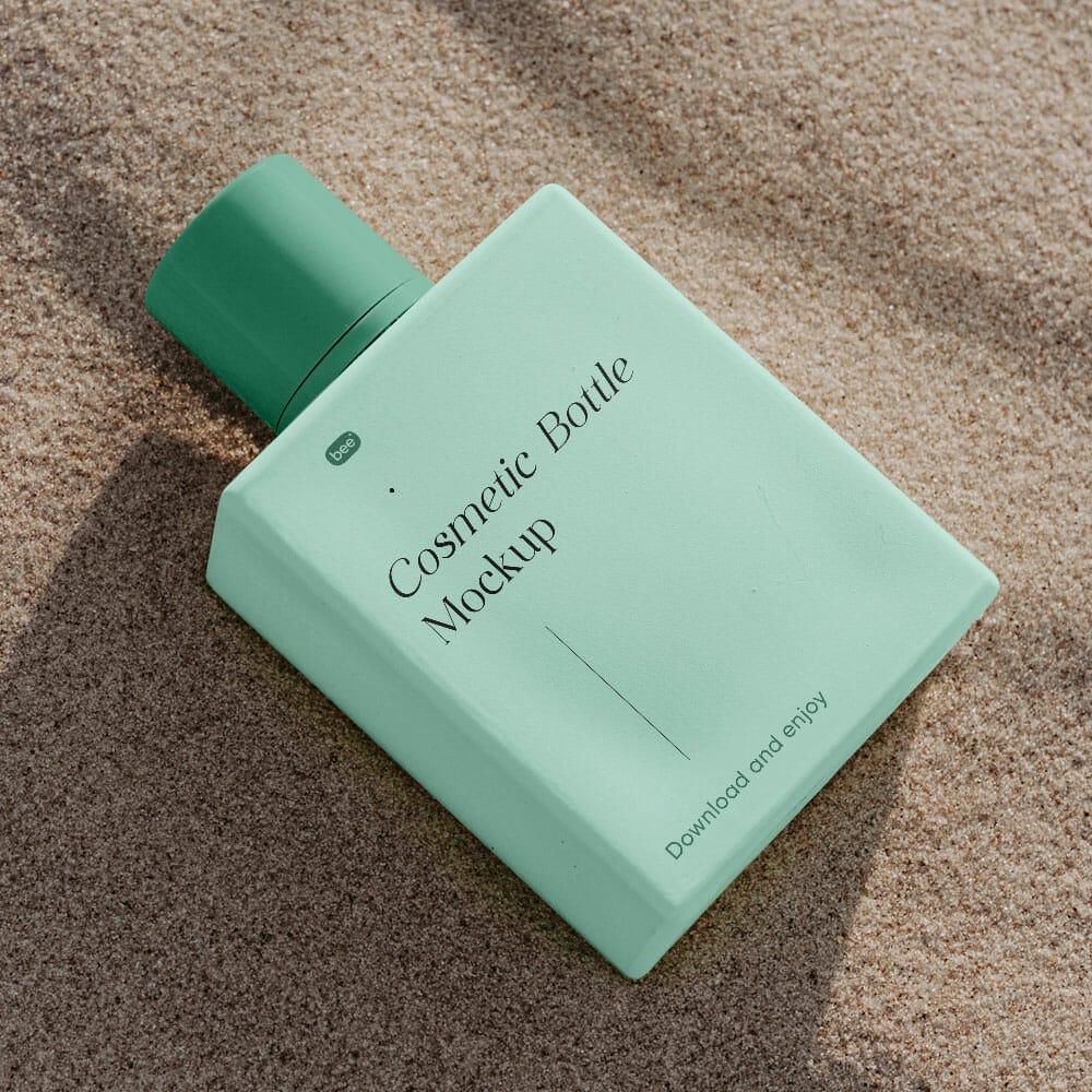 Free Square Bottle On Beach Mockup PSD
