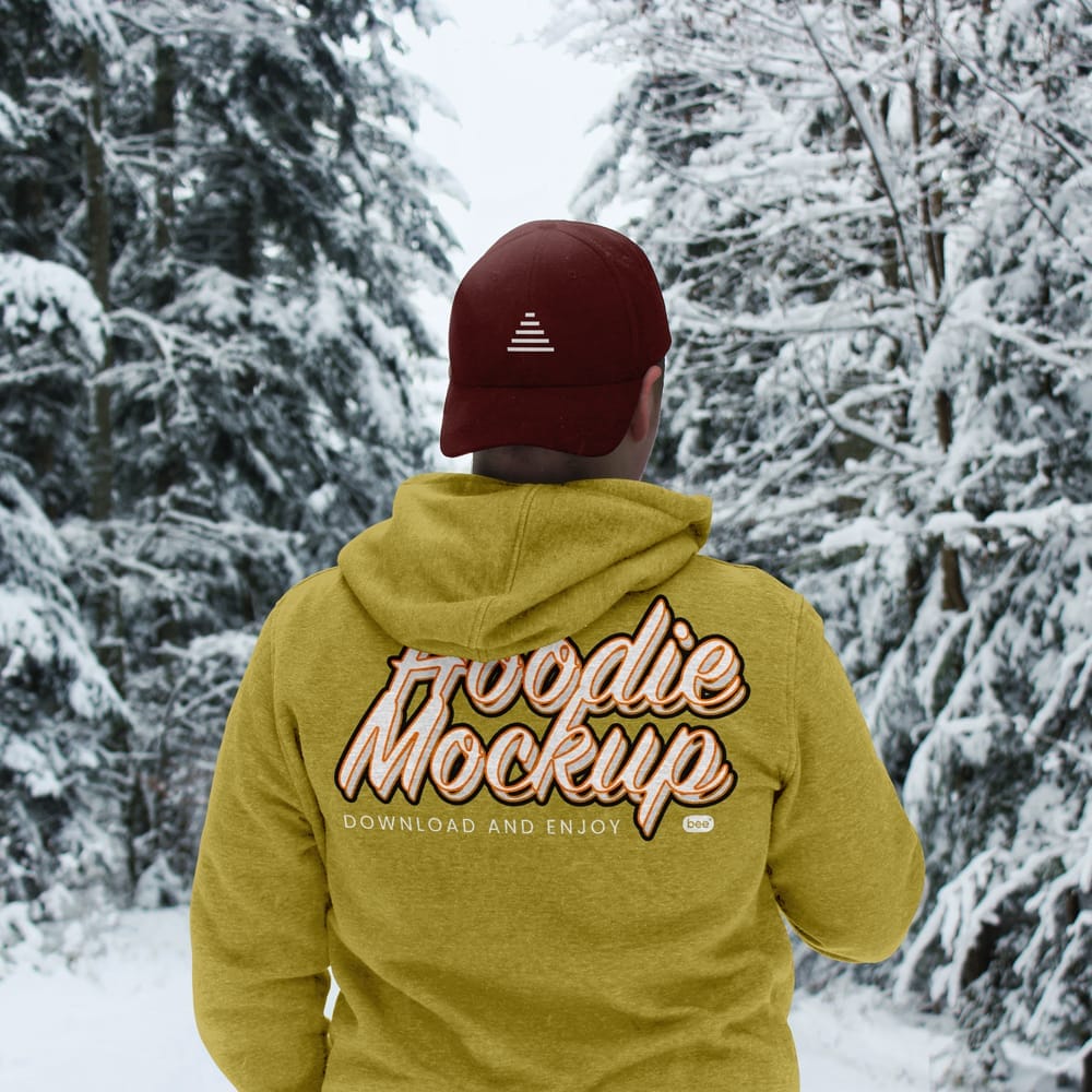 Free Hoodie in Winter Mockup PSD