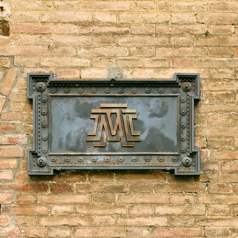 Vintage and Luxurious 3D Sign Logo Mockup PSD