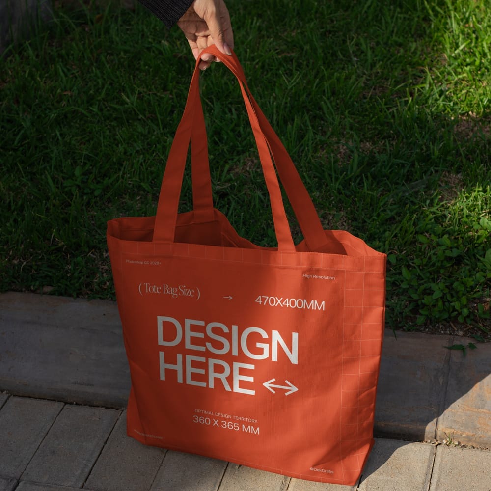 Free Realistic Tote Bag Mockups PSD