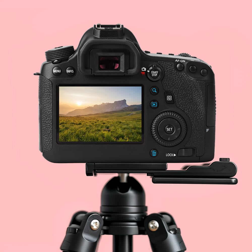 Free DSLR Display Mockup PSD