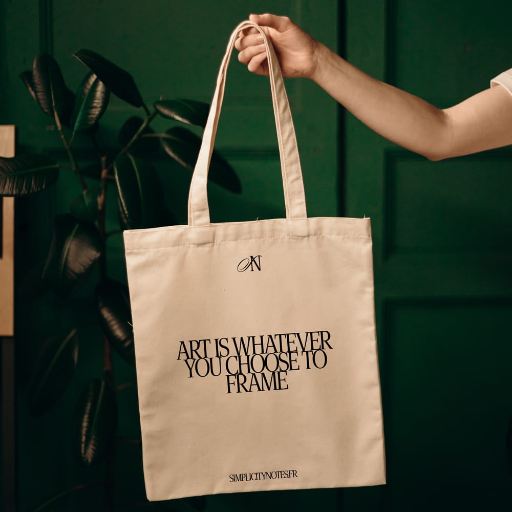 Free Totebag Mockup on a Green Background PSD