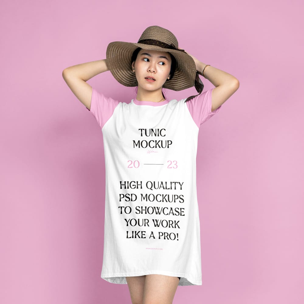 Free Woman Wearing Tunic Mockup PSD