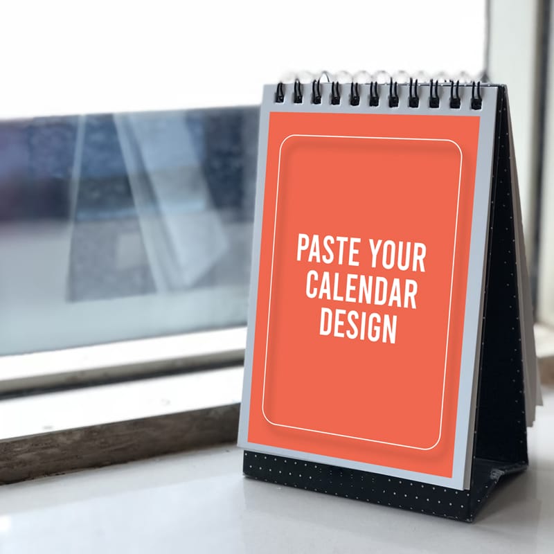 Realistic Desk Calendar Mockup PSD