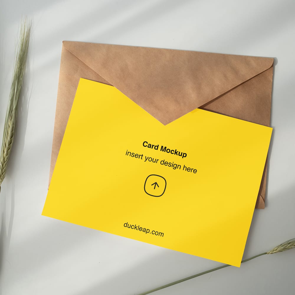 Free Greeting Card with Kraft Envelope Mockup PSD