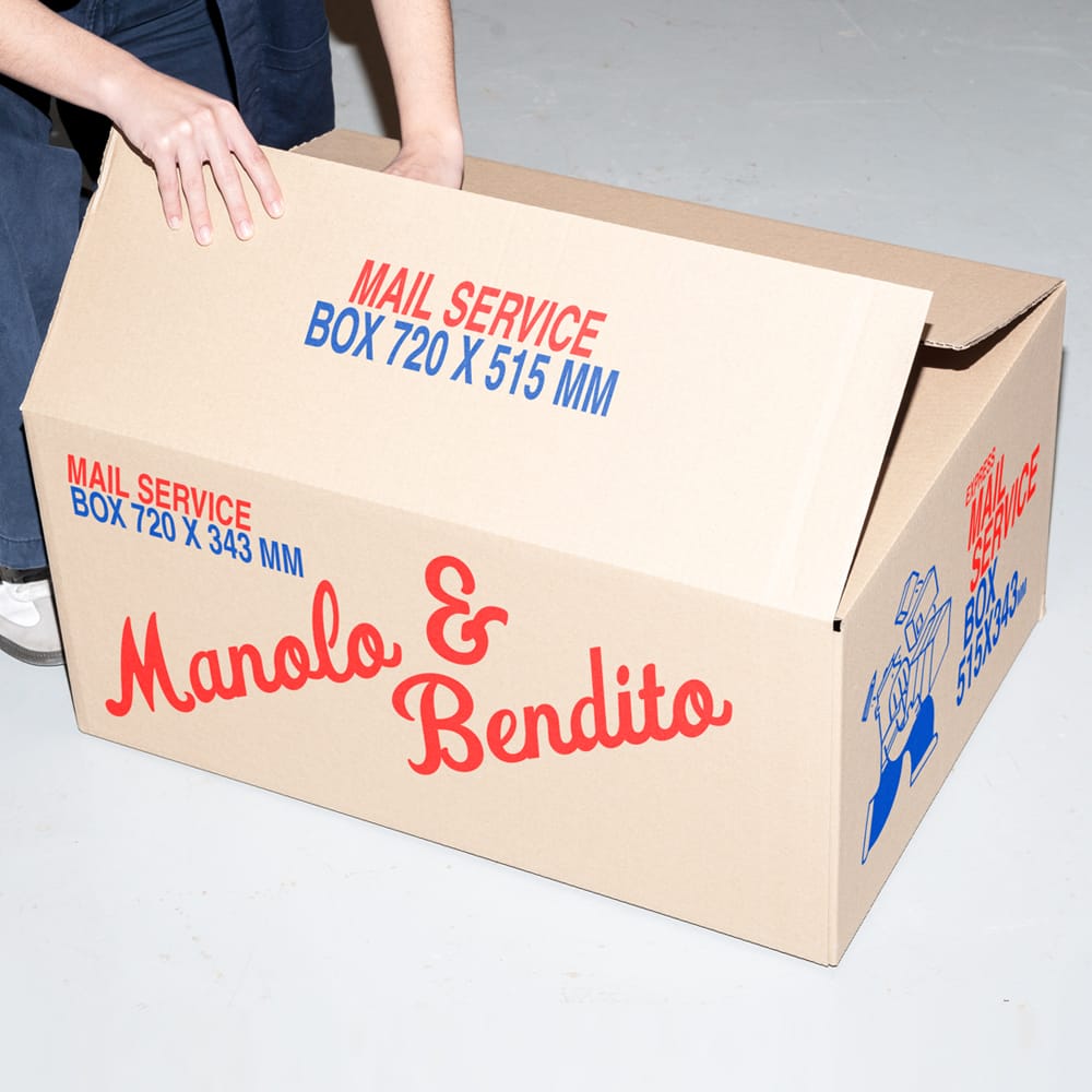 Free Photorealistic Box Mockup PSD