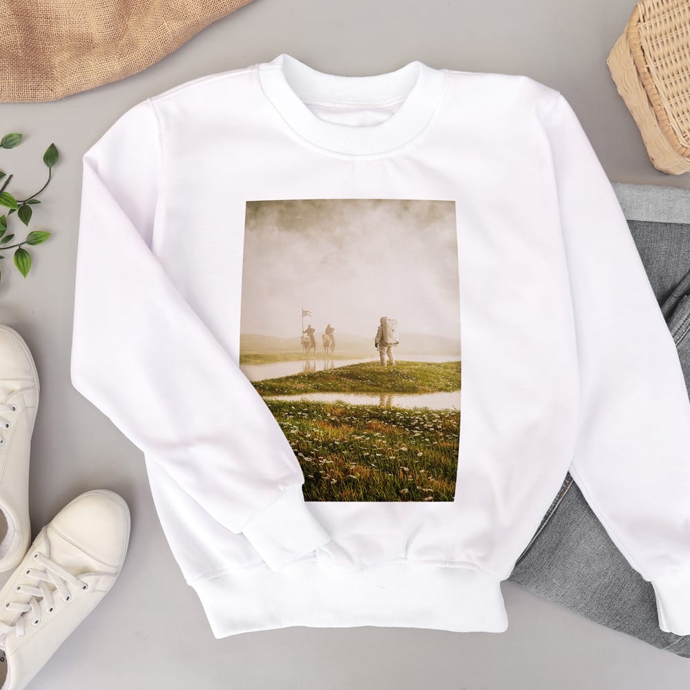 Free Sweat Shirt Mockup PSD