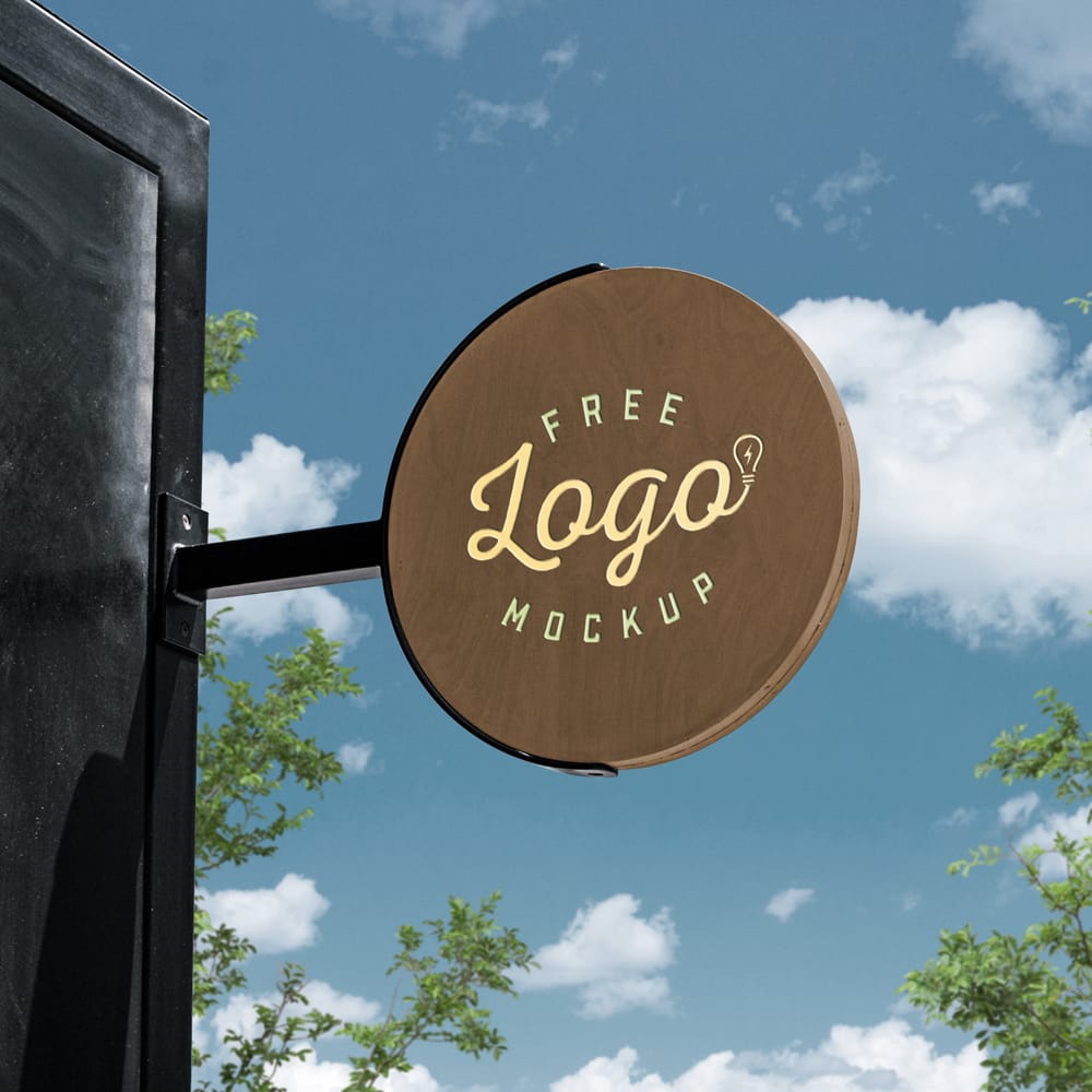 Free Circle Wooden Signage Mockup PSD