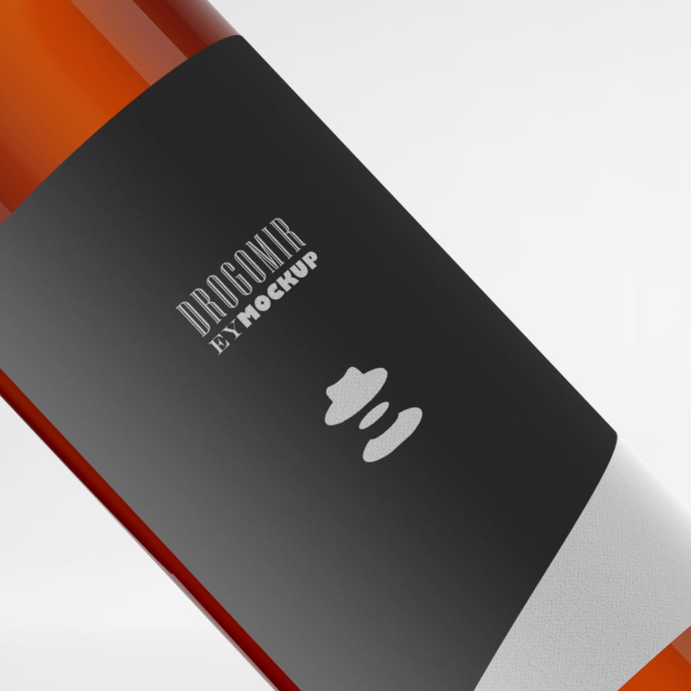 Free Zoom Wine Label Mockup PSD