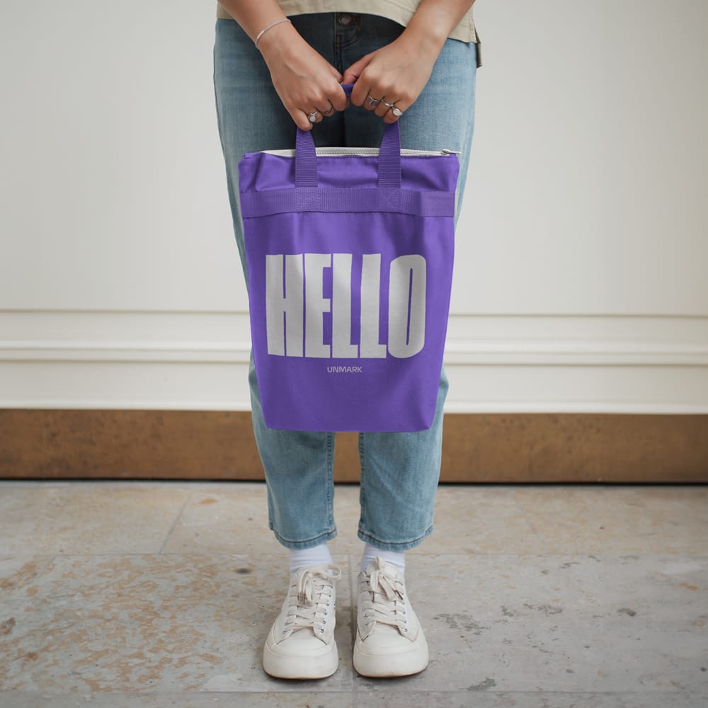 Free Tote Bag Mockup in Hands of a Girl PSD