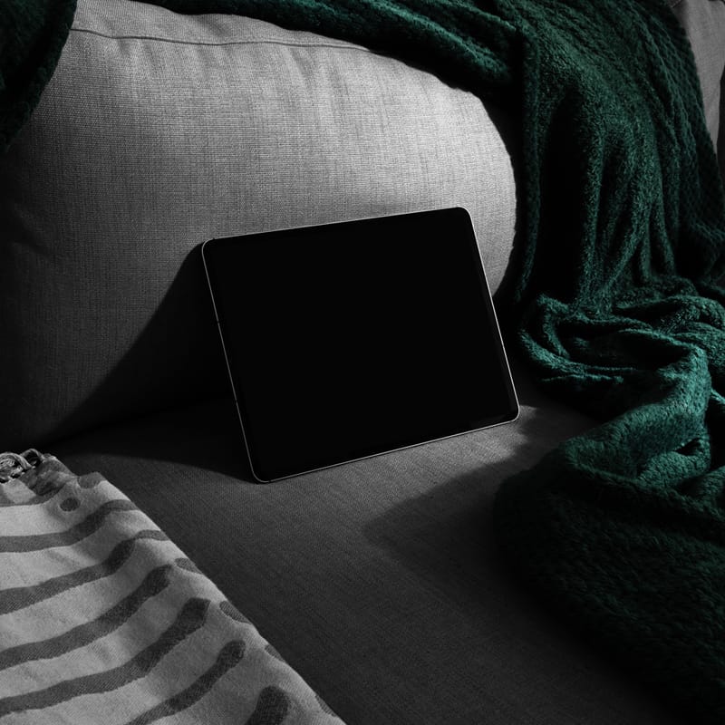 Realistic iPad Pro Mockup Design PSD