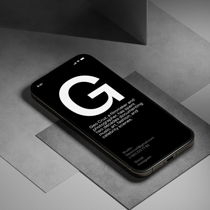 iPhone 15 Mockup Elegant Scene PSD