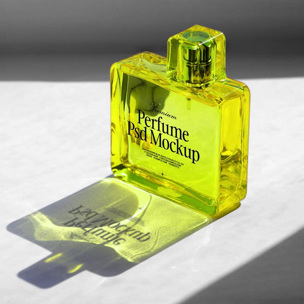 Free Realistic Glass Perfume Bottle Mockup PSD