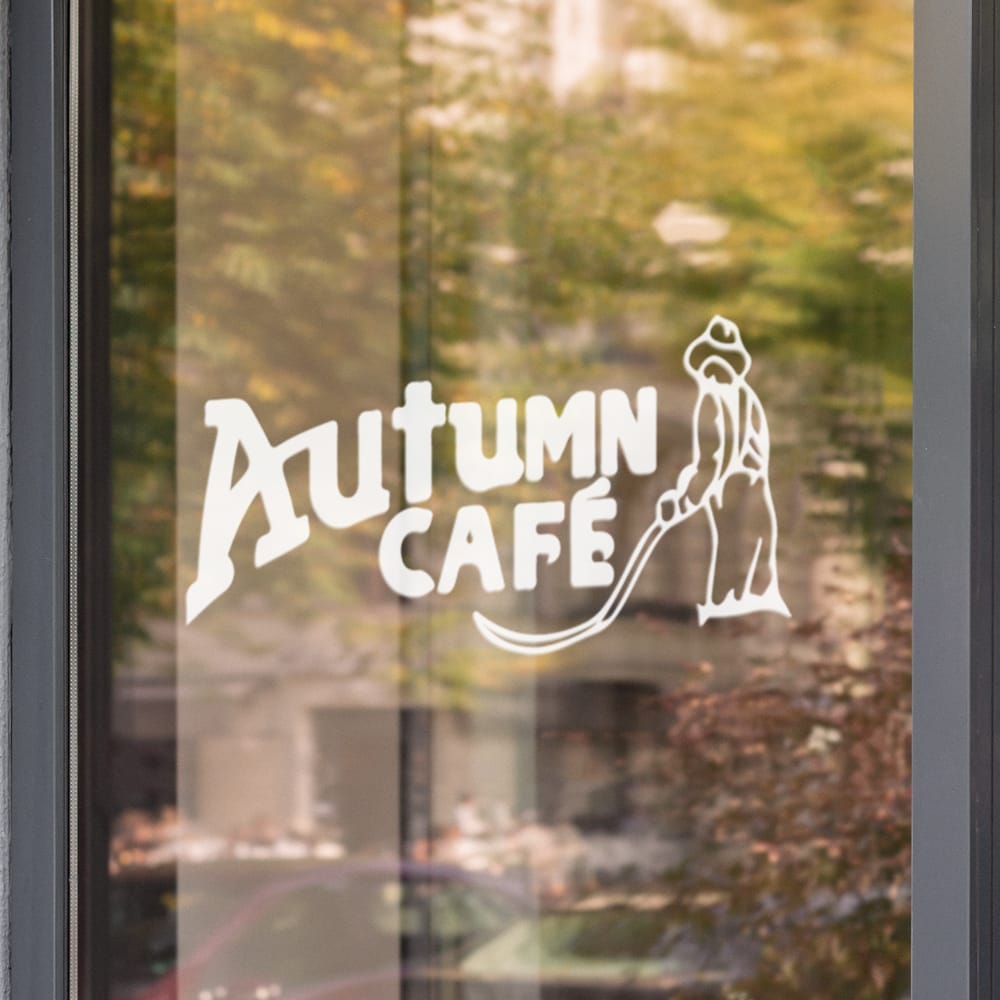 Free Window Mirror Logo Mockup PSD