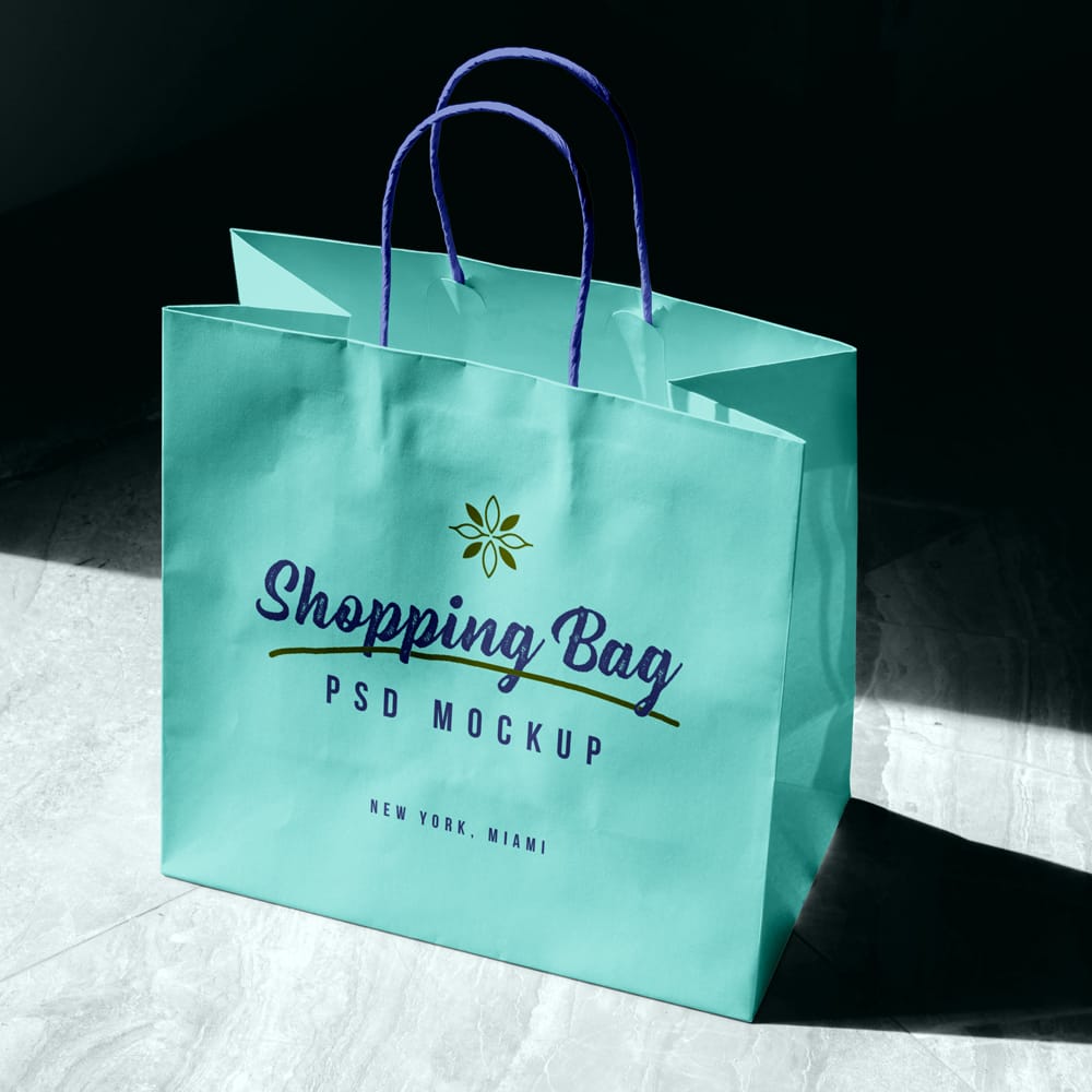 Free Realistic Paper Shopping Bag Mockup PSD