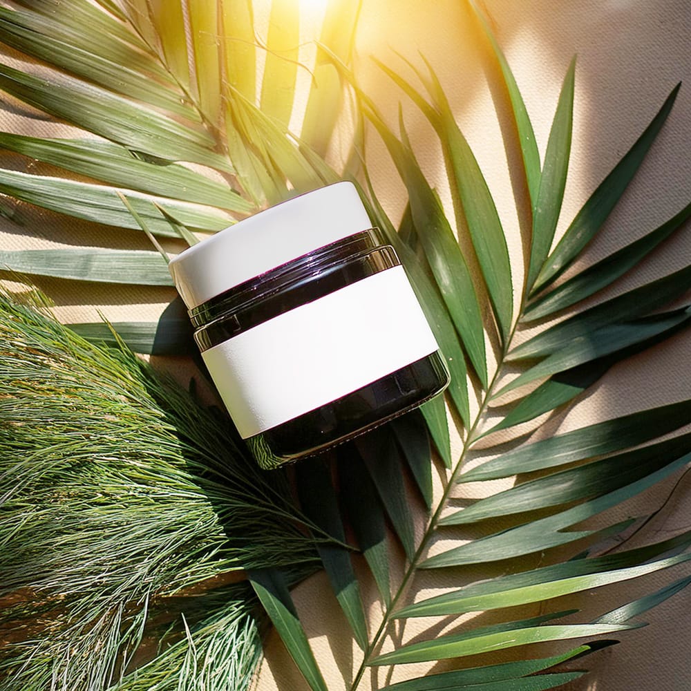 Free Cometic Jar Mockup in Tropic Vibe PSD