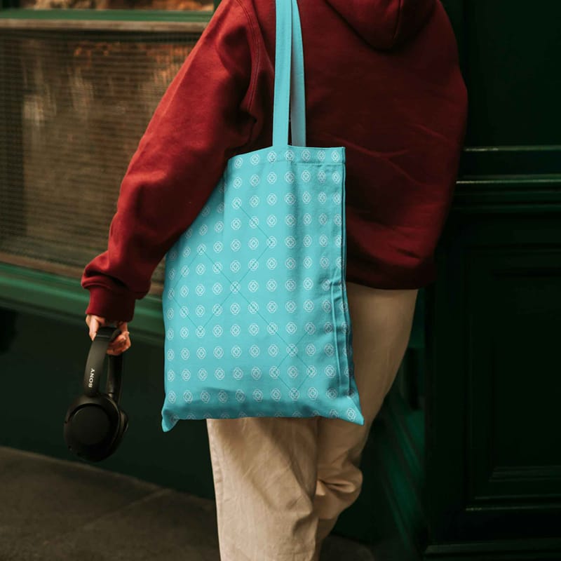 Shoulder Held Tote Bag Mockup PSD