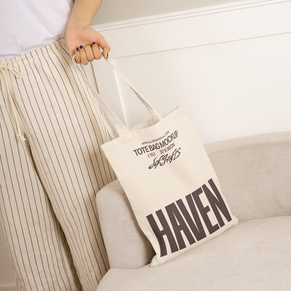 Free Blank Tote Canvas Bag Mockup PSD