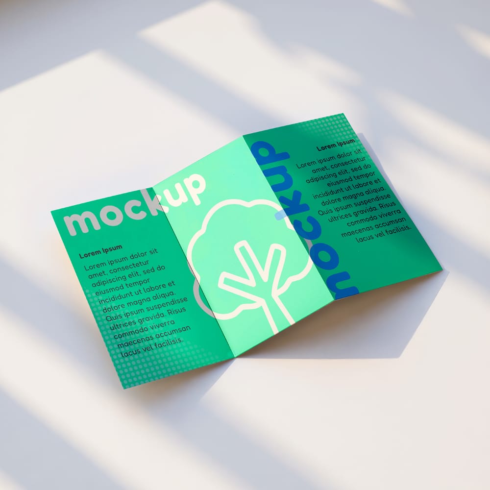 Free Photorealistic Trifold Brochure Mockup PSD