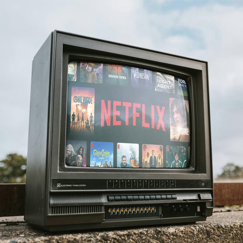 Vintage Old Tv Screen Mockup PSD