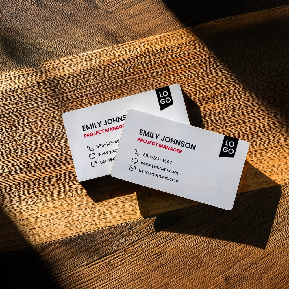 Free Minimalist Business Card Mockup on Wooden Surface PSD