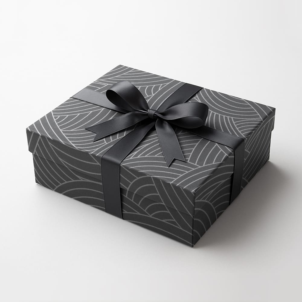 Free Minimal Luxury Gift Box Mockup PSD