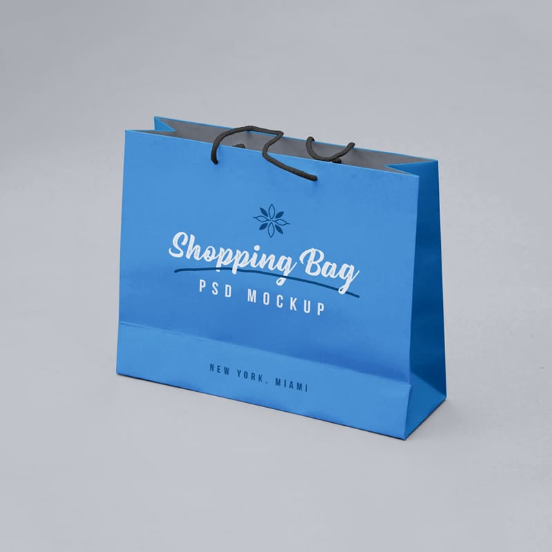 Photorealistic Paper Shopping Bag Mockup PSD