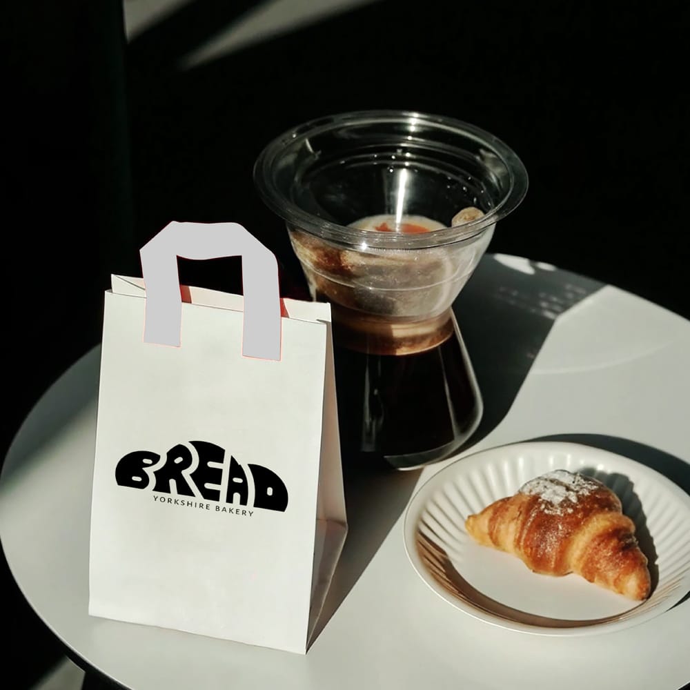 Free Croissant Mockup PSD