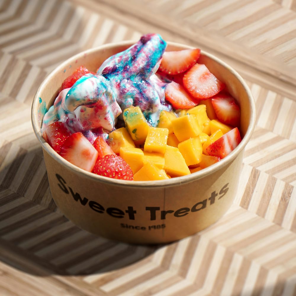 Free Ice Cream and Fruits Cup Mockup PSD